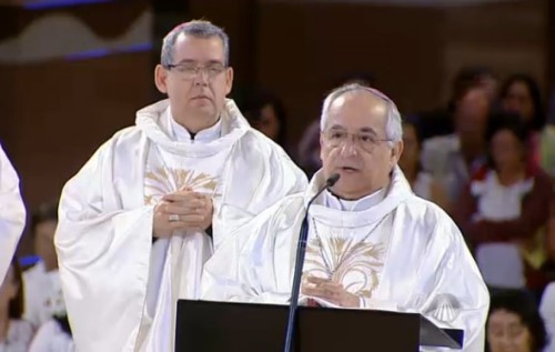 Missa-presidida-pelo-Núncio-Apostólico-Dom-Giovanni-dAniello-1200x762_c